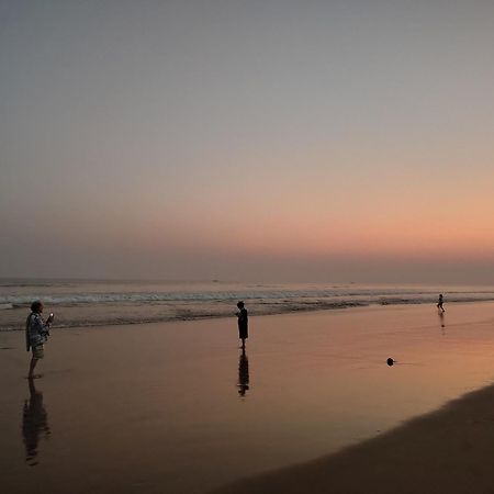 Nirman Homestay 5 Minutes Walk To Beach 푸리 외부 사진