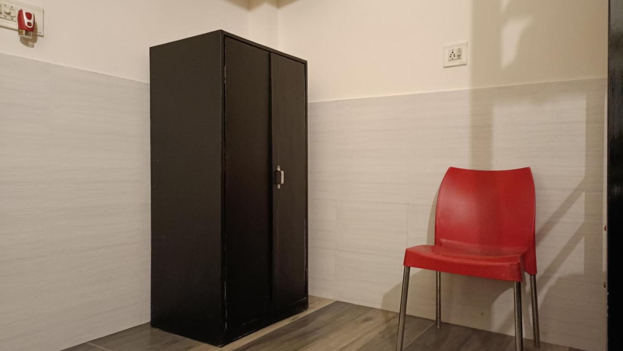 Nirman Homestay 5 Minutes Walk To Beach 푸리 외부 사진