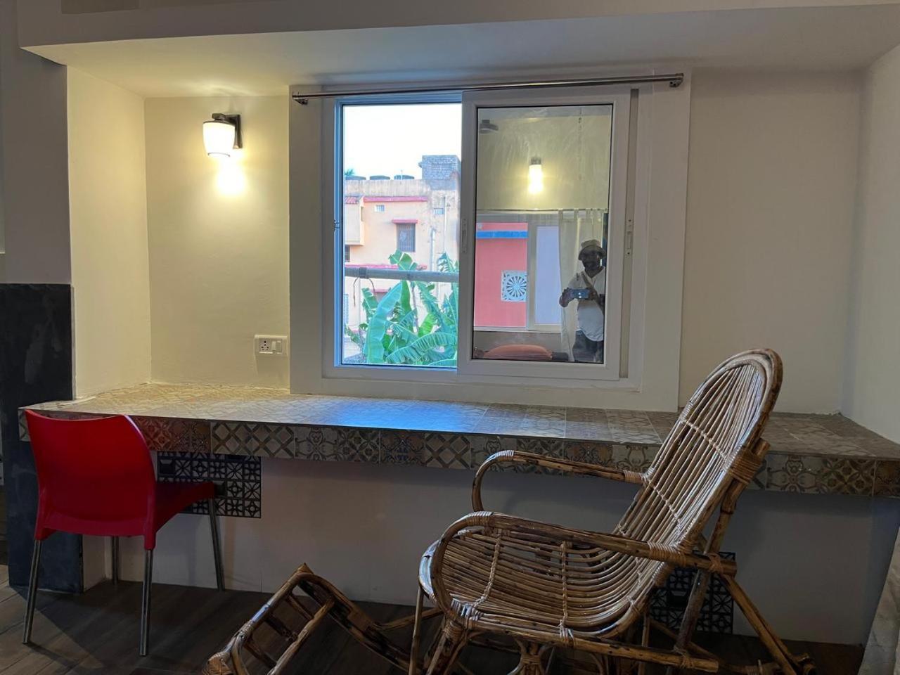 Nirman Homestay 5 Minutes Walk To Beach 푸리 외부 사진