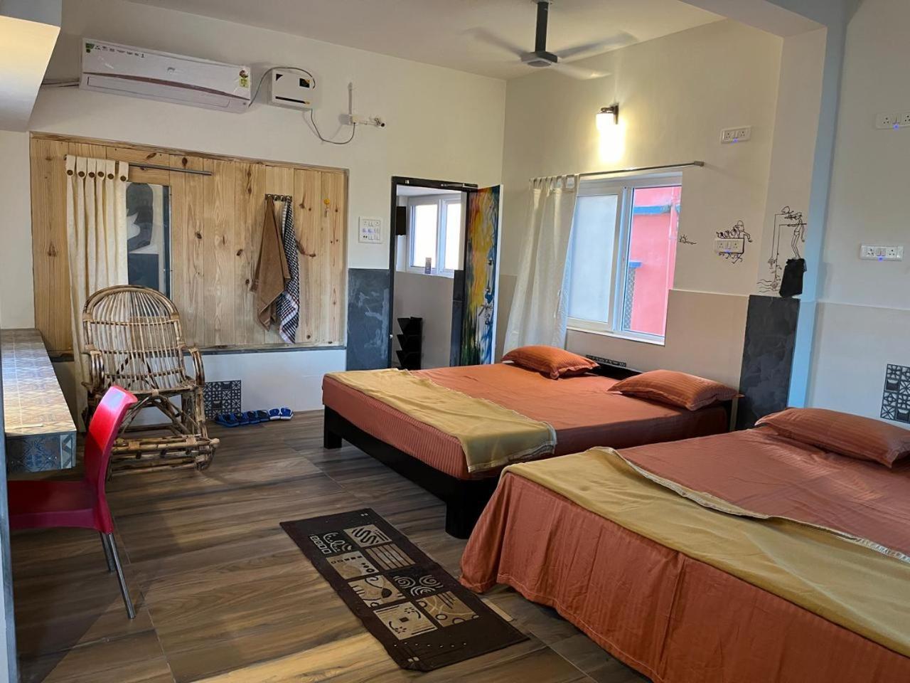 Nirman Homestay 5 Minutes Walk To Beach 푸리 외부 사진