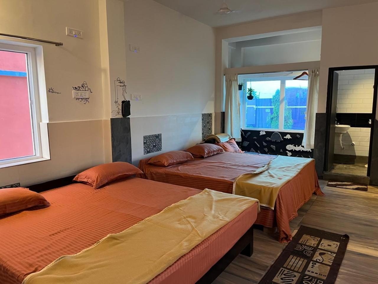 Nirman Homestay 5 Minutes Walk To Beach 푸리 외부 사진