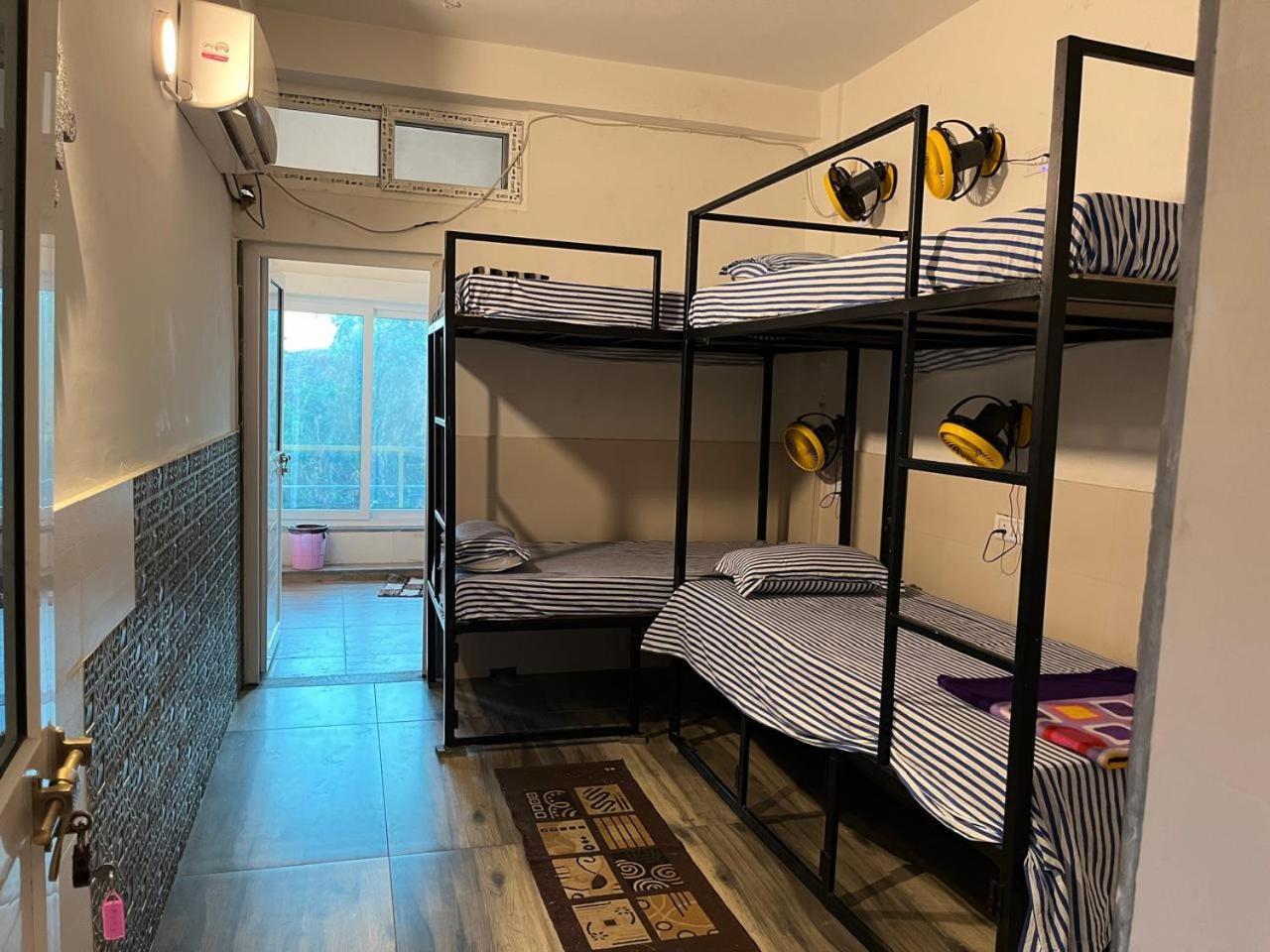 Nirman Homestay 5 Minutes Walk To Beach 푸리 외부 사진