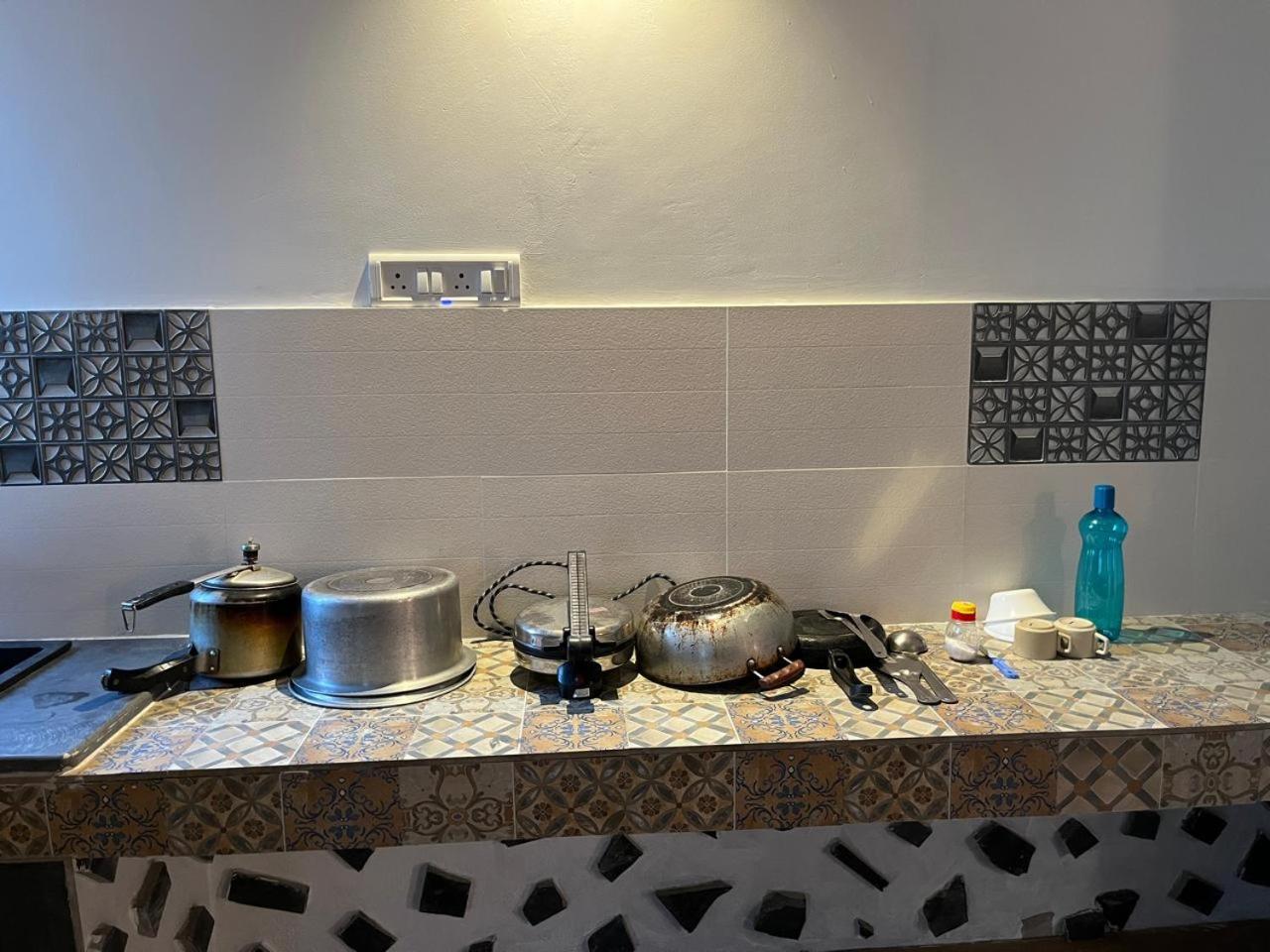 Nirman Homestay 5 Minutes Walk To Beach 푸리 외부 사진