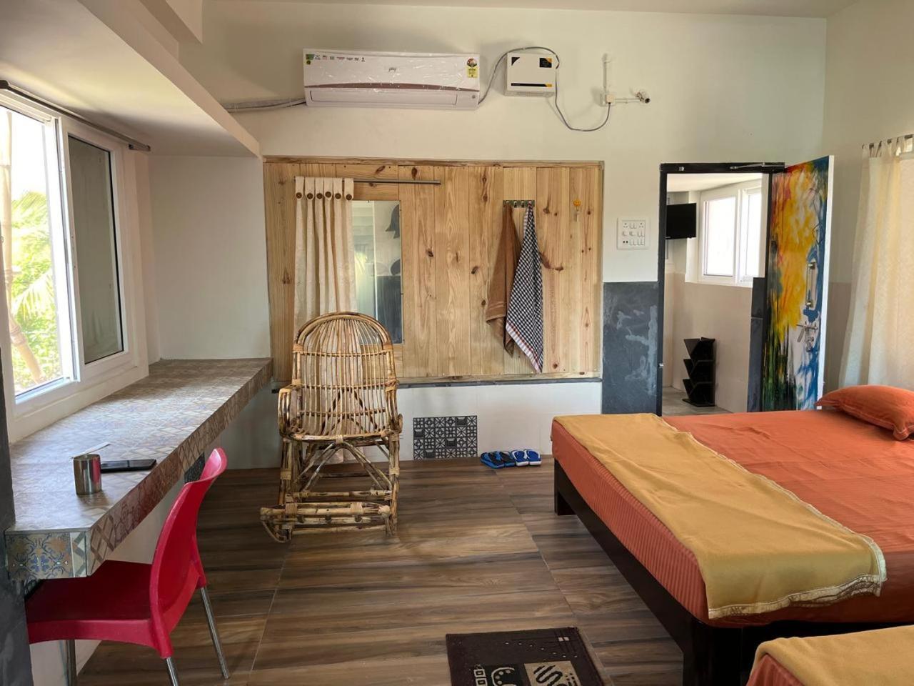 Nirman Homestay 5 Minutes Walk To Beach 푸리 외부 사진
