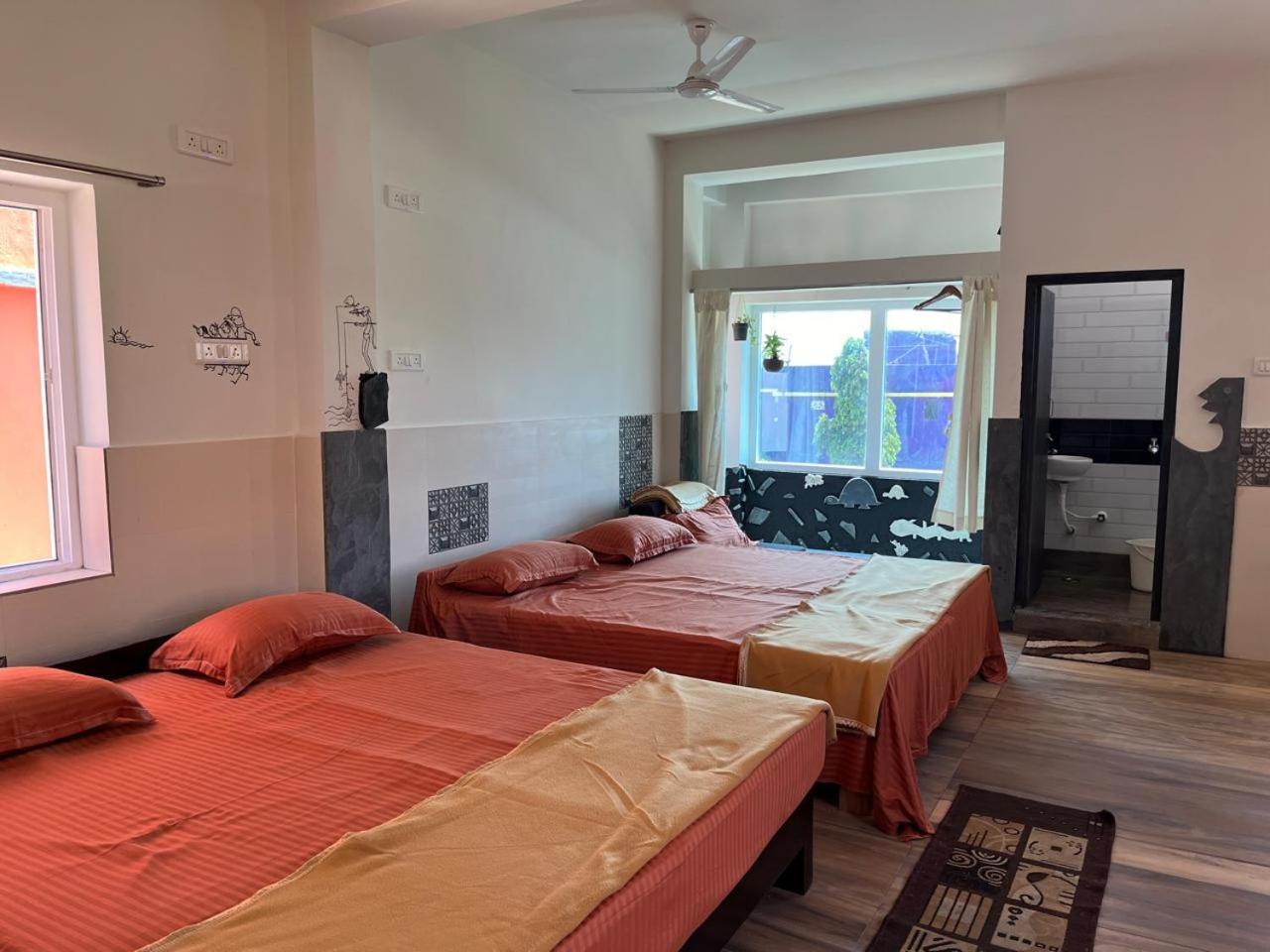 Nirman Homestay 5 Minutes Walk To Beach 푸리 외부 사진