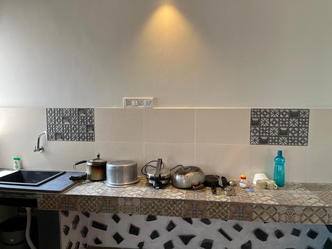 Nirman Homestay 5 Minutes Walk To Beach 푸리 외부 사진
