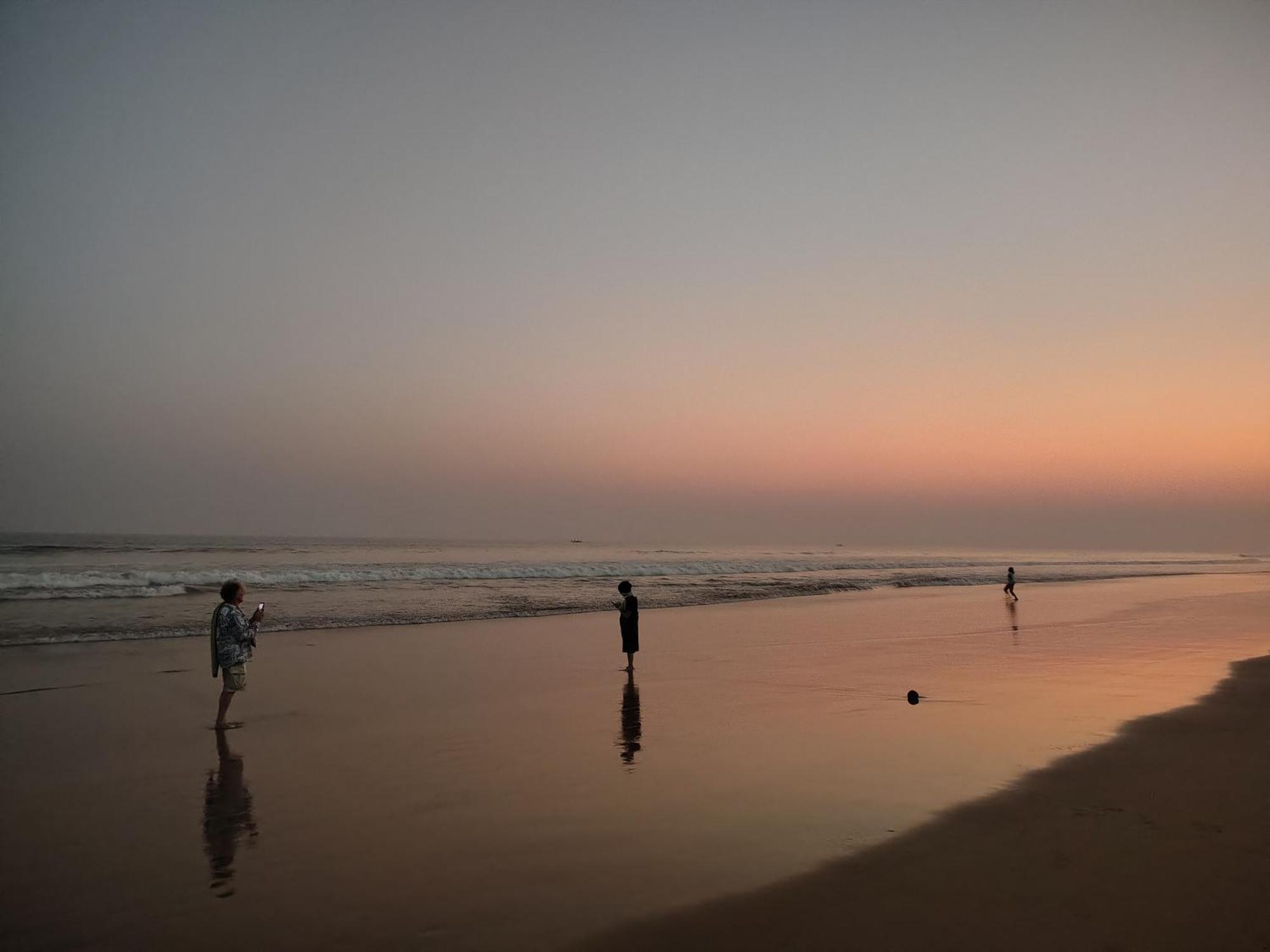 Nirman Homestay 5 Minutes Walk To Beach 푸리 외부 사진