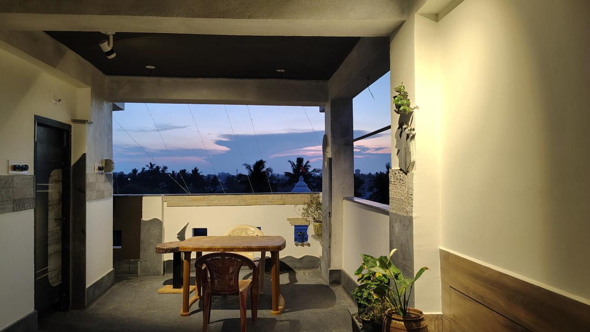 Nirman Homestay 5 Minutes Walk To Beach 푸리 외부 사진